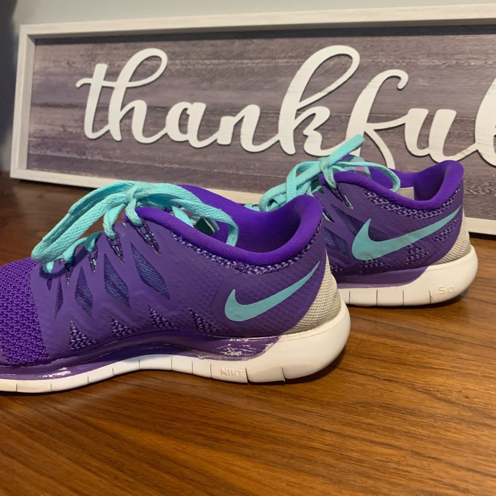 Nike Women's Purple & Teal Lightweight Training Shoes